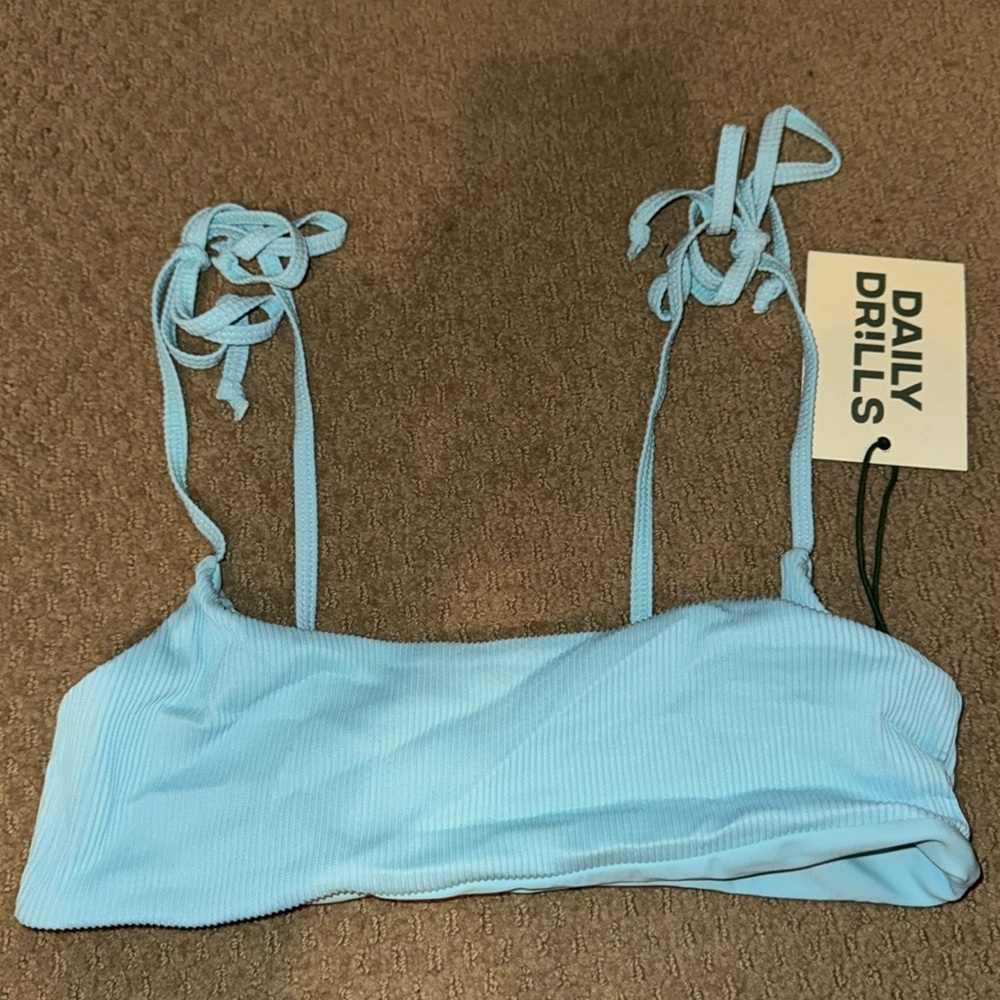 NWT Daily Drills Swim Top size Medium